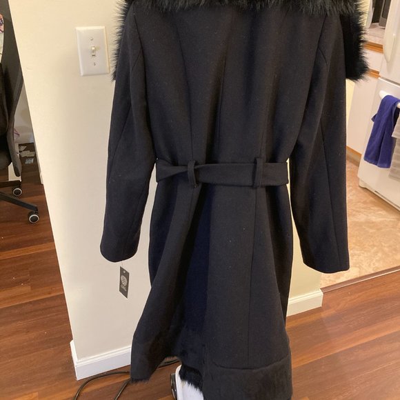 Vince Camuto belted coat with faux fur (wool caot) - Picture 8 of 10